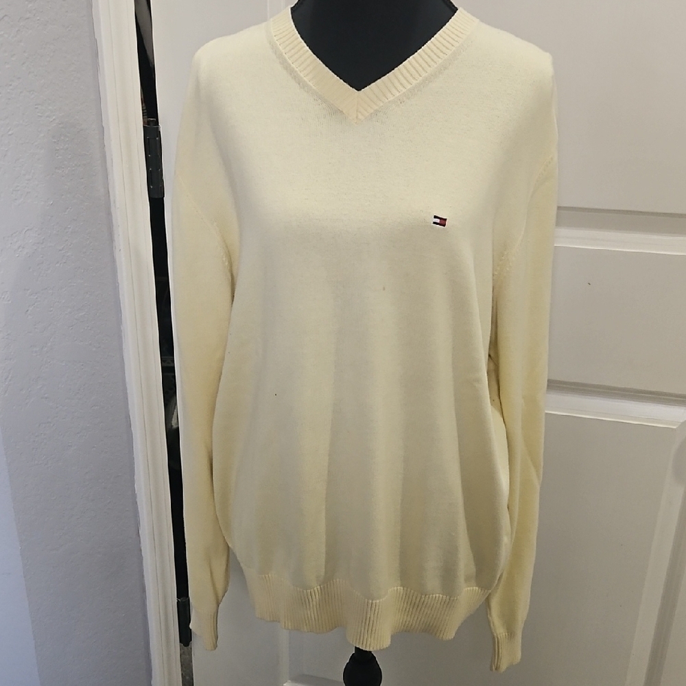 Tommy Hilfiger Men's V-Neck Sweater in Cream